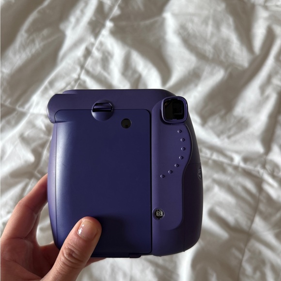 Fujifilm Instax Mini 8 Instant Film Camera - Grape/Purple - Picture 6 of 11